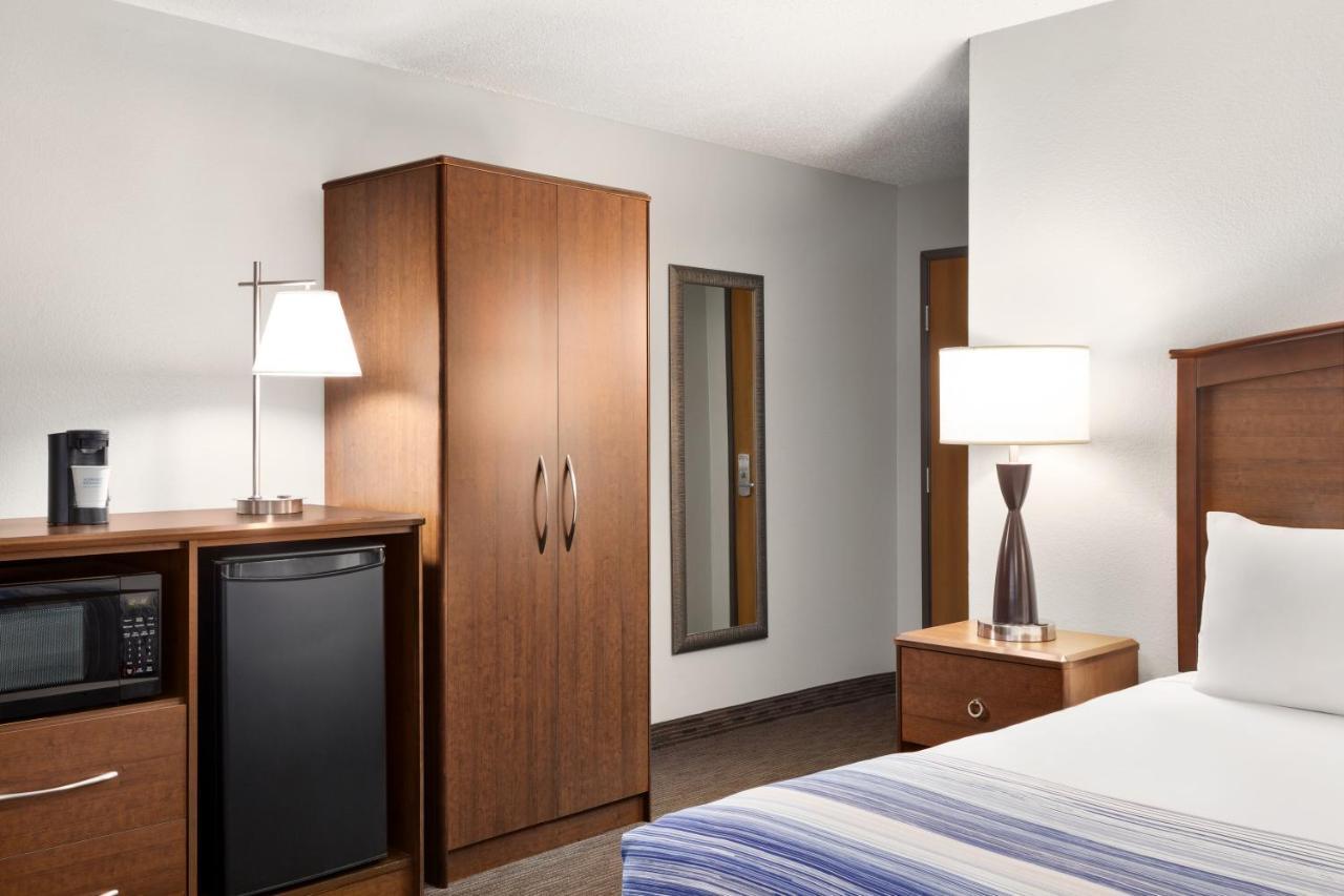 Americinn By Wyndham Sauk Centre Phòng bức ảnh