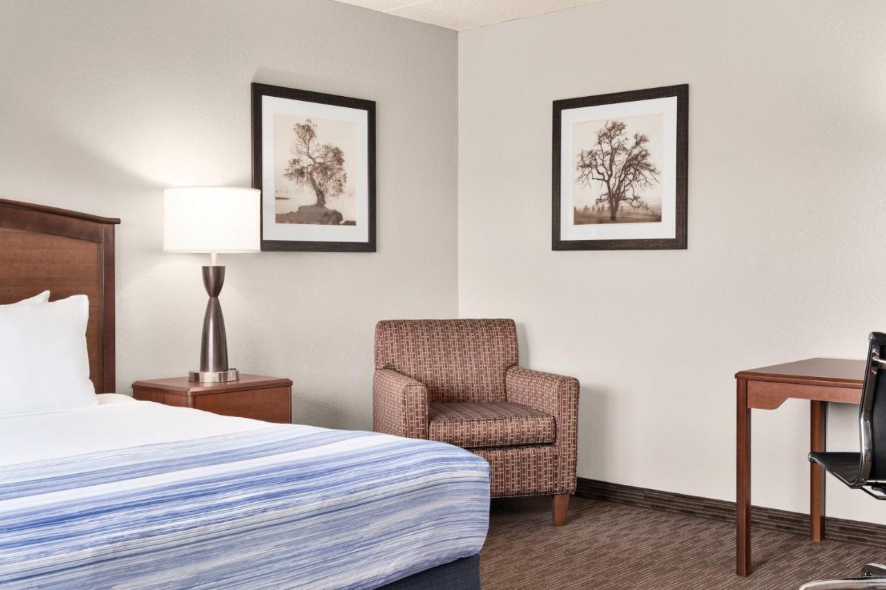 Americinn By Wyndham Sauk Centre Phòng bức ảnh